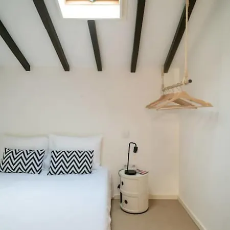 Apartamento Com Grandes Janelas, Perto Da Ponte D. Luis V * Oporto