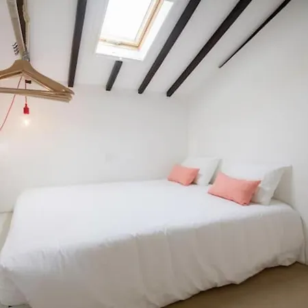 Apartamento Com Grandes Janelas, Perto Da Ponte D. Luis V Appartamento